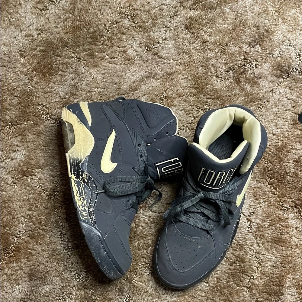 Size‎ 7.5- Nike Air Force 180 Mid Glow In The Dark 2012
